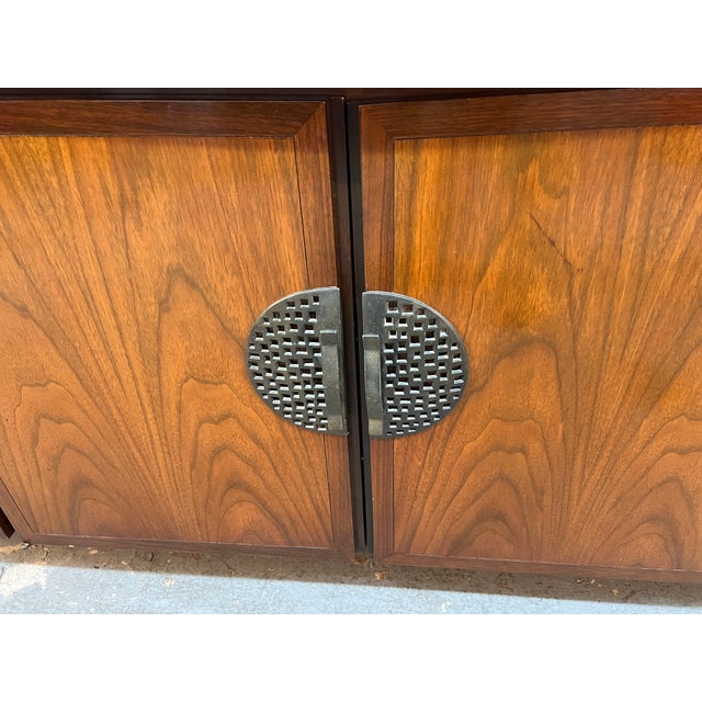 Mid-20th-Century Helen Hobey Walnut Credenza by Baker Furniture, Attributed For Sale - Image 14 of 16