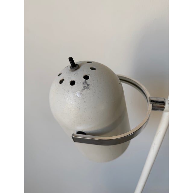 1970s Lightolier Mid-Century Modern Two-Light Floor Lamp With Articulating Pivoting Shades For Sale In Miami - Image 6 of 12