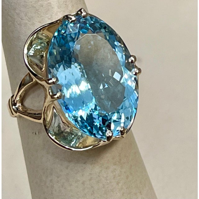12.54 Carat Natural Oval Shape Aquamarine Cocktail Ring 14 Karat Yellow Gold For Sale - Image 18 of 18