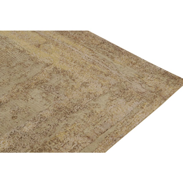 Rug & Kilim’s Modern Rug in Gold, Beige-Brown and Grey Abstract Pattern For Sale In New York - Image 6 of 7