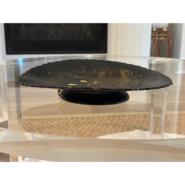 Antique English Chinoiserie Black Papier-Maché Scalloped Edge Pedestal Dish / Decorative Wall Plate For Sale - Image 11 of 17