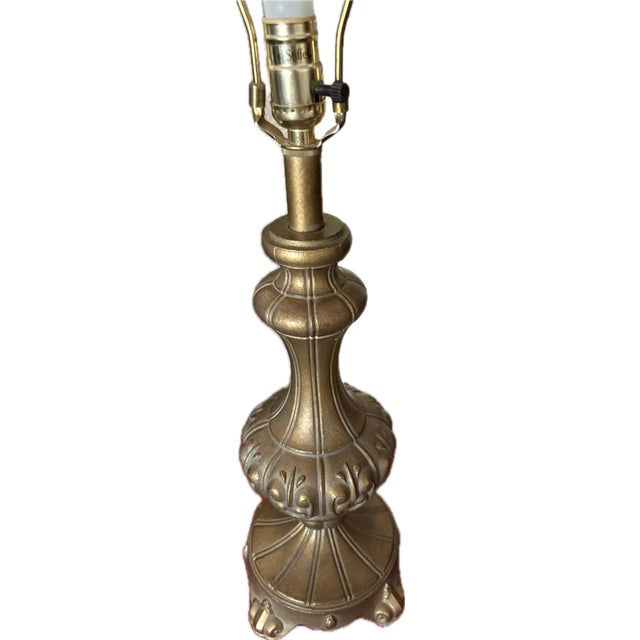 Brass Vintage Stiffel Solid Brass Trophy Urn Table Lamp – Hollywood Regency Style With Pleated Shade For Sale - Image 8 of 11