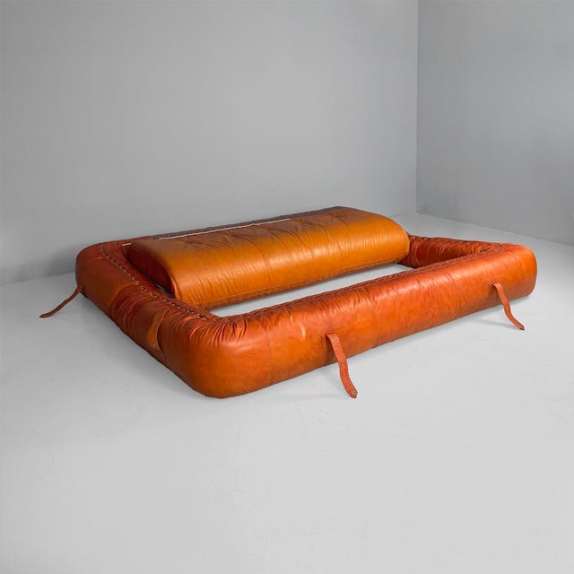1970s Italian Modern Leather Sofa by Alessandro Becchi for Giovannetti Collezioni, 1970 For Sale - Image 5 of 18