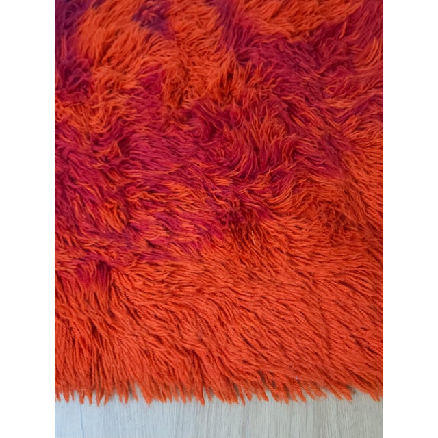 Textile Mid-Century Modern Axminster Orange Flokati Rug in Wool, United Kingdom, 1970s For Sale - Image 7 of 8