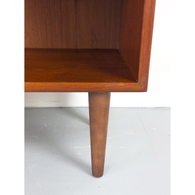 1960s Danish Teak Bookcase by Børge Mogensen for Søborg, 1960s For Sale - Image 5 of 17