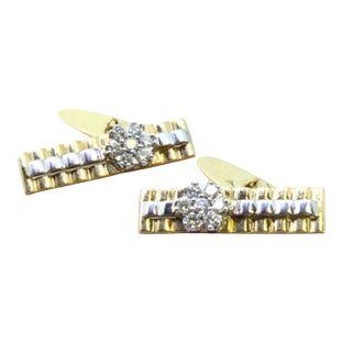 Flower-Shaped Cufflinks with Brilliant-Cut Diamonds, Set of 2 For Sale