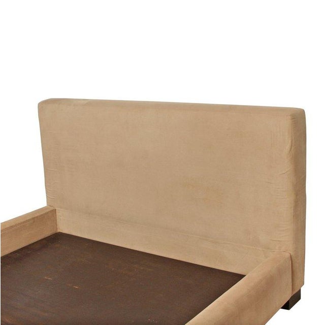 This Modern NY Custom Made Queen Size Bed Frame boasts clean lines and a minimalist aesthetic, perfect for contemporary...