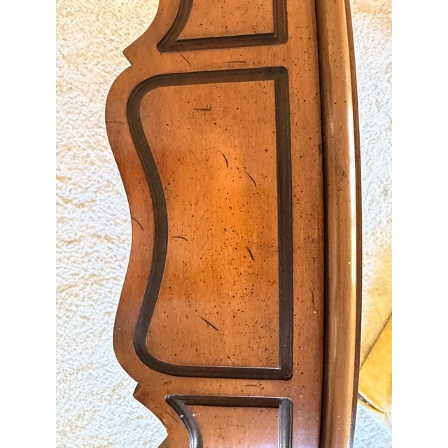 Mid-Century Weiman "Heirloom Quality" Round French Provincial Coffee Table With Gold-Tooled Leather Top For Sale - Image 10 of 10