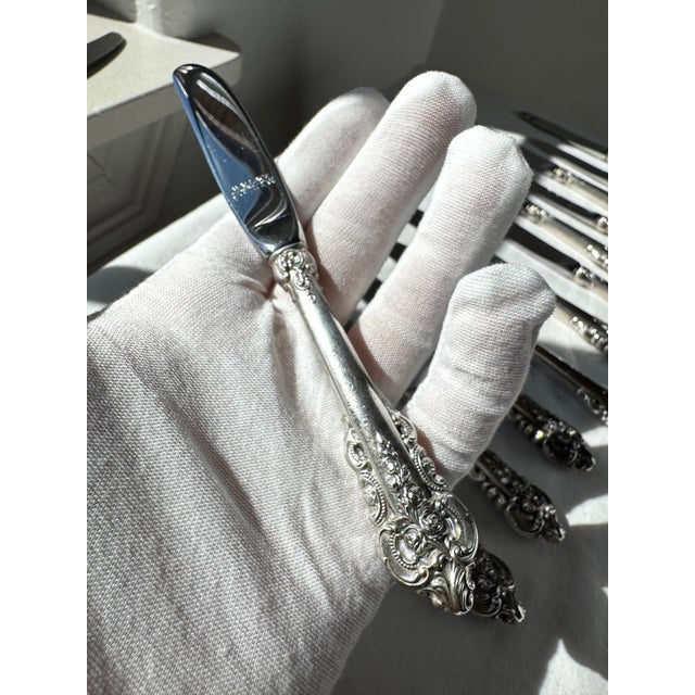 Mid 20th Century Wallace Sterling Silver Handle Dinner Knives – Grande Baroque Pattern, Classic Elegance For Sale - Image 9 of 12