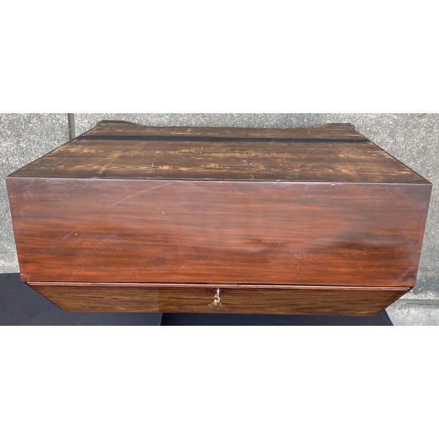 George Iiii Bureau Desk or Secretary Chest of Mahogany From the 18th Century For Sale - Image 11 of 14