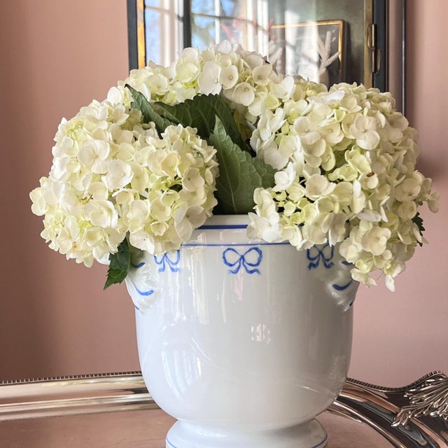 I just ADORE this pattern! Any blue and white lover would love to add this preppy design to the layers of their special...