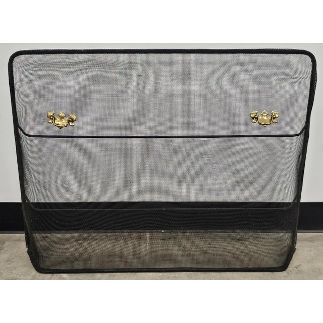 Neoclassical 20th Century Neoclassical Large Wire Mesh and Brass Fireplace Screen For Sale - Image 3 of 6