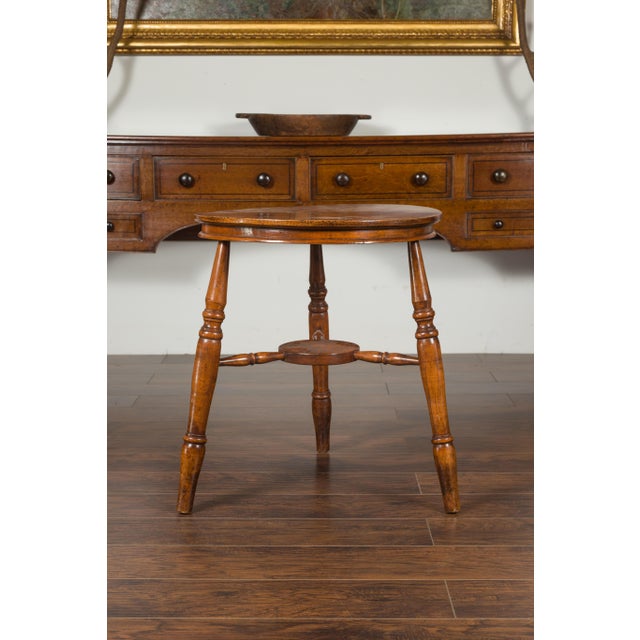 English 1860s Cricket Table with Turned Legs and Circular Sycamore Top For Sale In Atlanta - Image 6 of 12