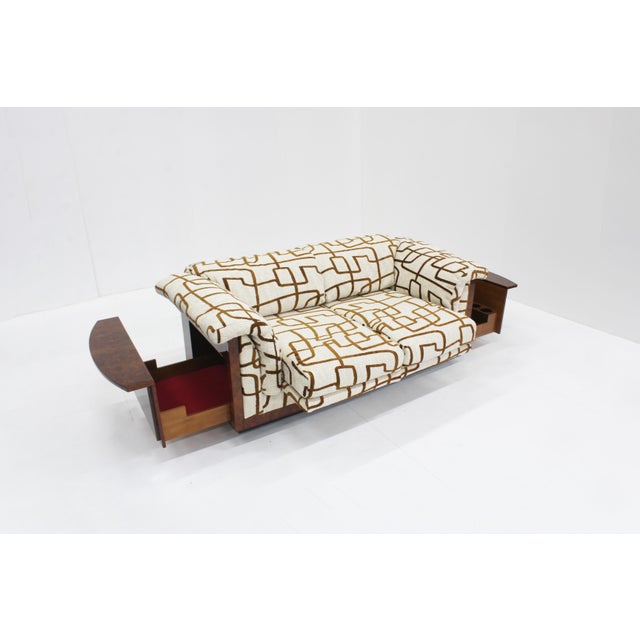 This exceptional vintage Art Deco sofa is a true statement piece, combining bold 1930s design with practical modern...
