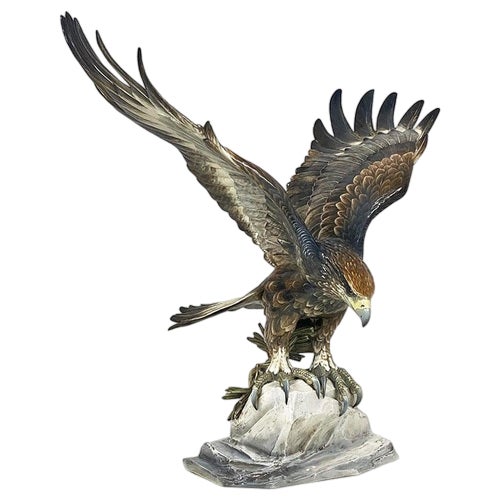 German Polychrome Porcelain Eagle Sculpture by Fritz Heidenreich, 1930s For Sale