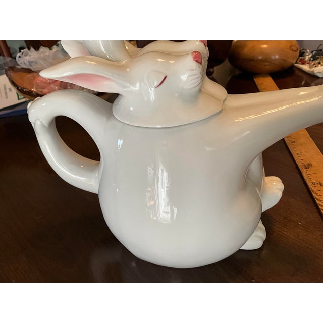1975 Figurative Fitz & Floyd White Porcelain Rabbits Tangoi Dancing Teapot - Hand Painted For Sale In Los Angeles - Image 6 of 8