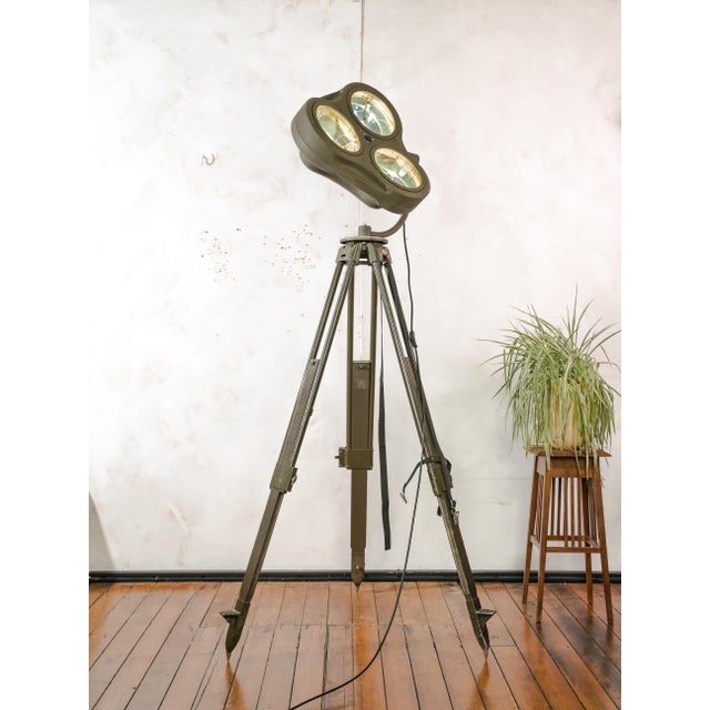 Military Surgical Floor Light from Heraeus Hanaulux London, Germany, 1990s For Sale - Image 9 of 18