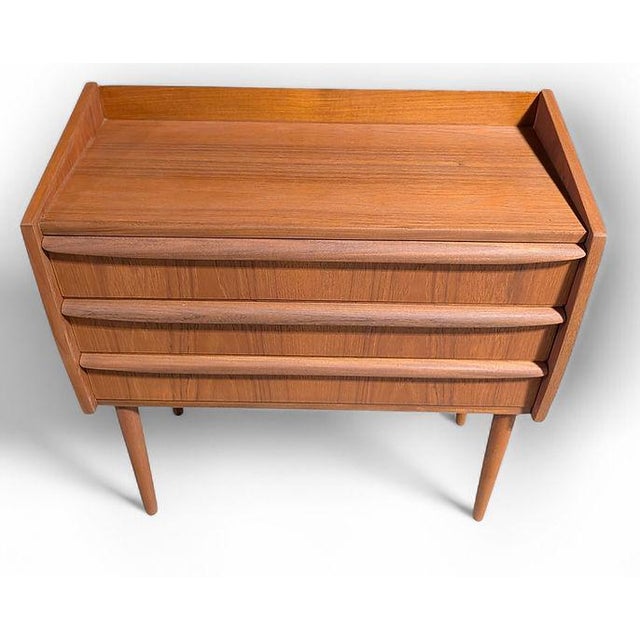 Mid-Century Modern 1950s Teak Nightstand For Sale - Image 3 of 6