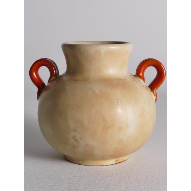 Anna-Lisa Thomson for Upsala Ekeby “Vas 94” Model 3146 – Scandinavian Art Deco Ceramic Vase, Sweden 1936–1944 An elegant...