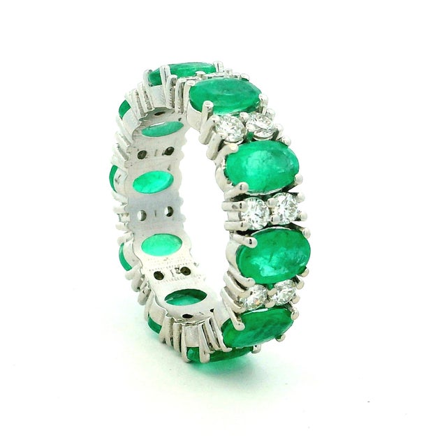 Colombian Emerald and Diamond 18k White Gold Full Eternity Band Ring, Size 6.5 For Sale - Image 9 of 10