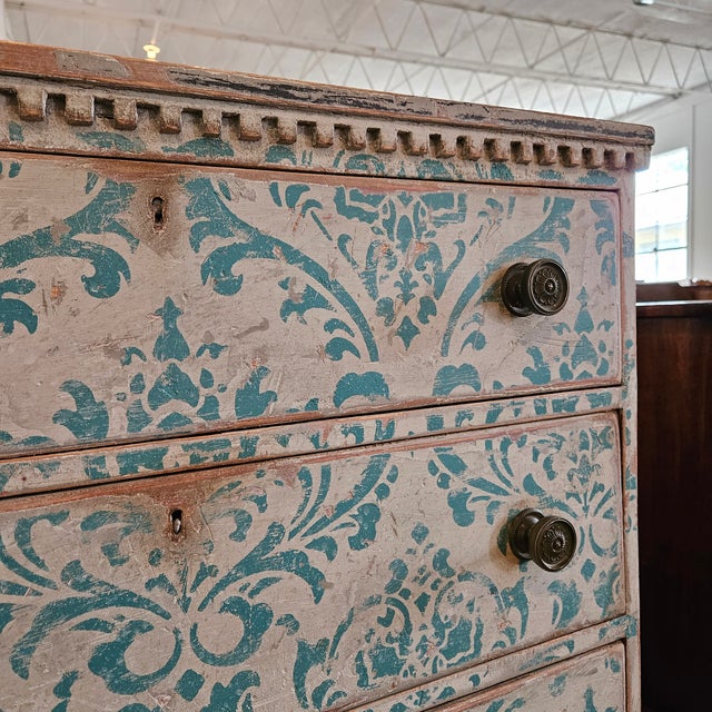 Late 19th Century English Blue and White 3 Drawer Italian Style Commode With Rosette Round Handles For Sale In Atlanta - Image 6 of 18