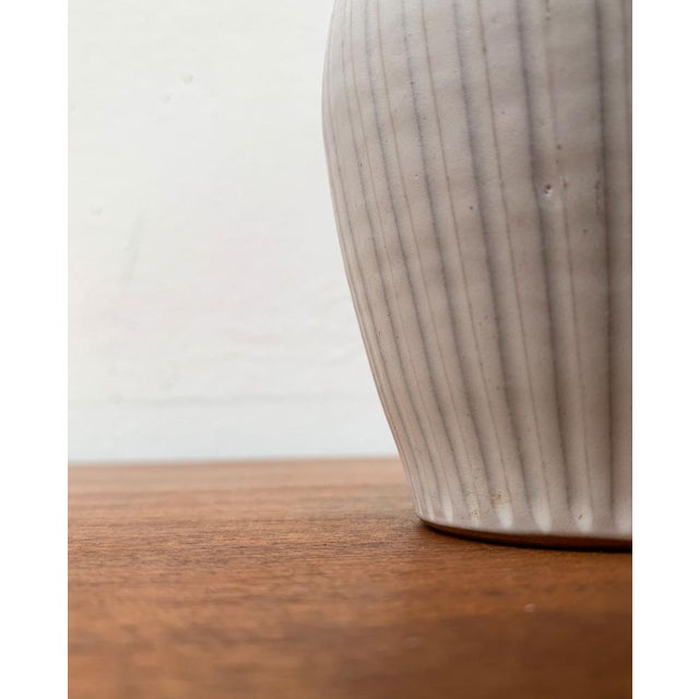 White Minimalist German GDR Vase by Erhard Goschala, 1960s For Sale - Image 8 of 14