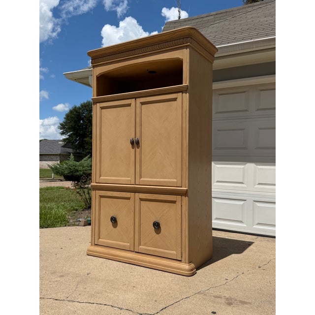 Traditional Large Bassett Furniture Cabinet For Sale - Image 3 of 6
