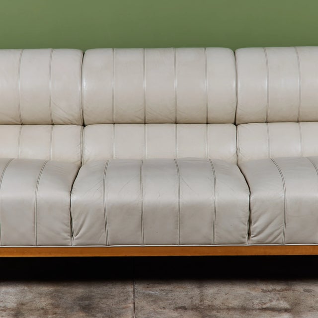 Leon Krier Aries Leather Sofa for Giogetti For Sale - Image 13 of 18