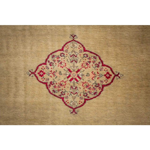 This Tabriz Hadjalili rug was knotted around 1860. It is a high-quality work that is a beautiful example of how quality...
