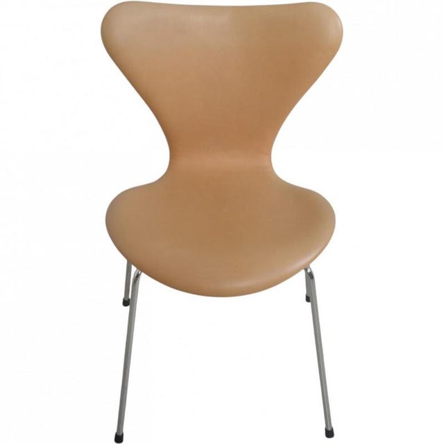 Vintage Seven Chairs in Light Anilin Leather by Arne Jacobsen, 2000s, Set of 8 For Sale - Image 10 of 18