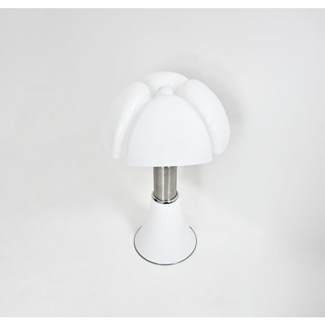 Metal White Pipistrello Table Lamp by Gae Aulenti for Martinelli Luce, 1990s For Sale - Image 7 of 15