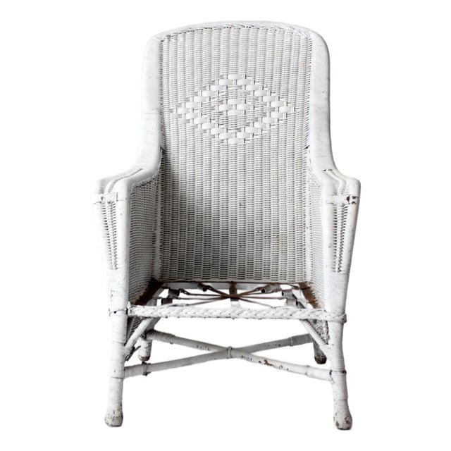 Antique White Wicker Porch Chair For Sale