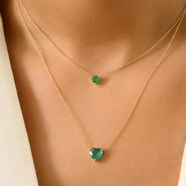 Metal 14 Karat Emerald Heart Necklace For Sale - Image 7 of 12