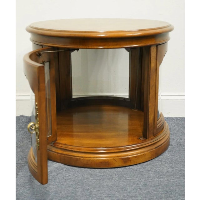 Gordon's Furniture Traditional Style Bookmatched Walnut 25" Round Accent Display End Table For Sale In Kansas City - Image 6 of 11
