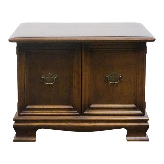 Ethan Allen Heirloom Nutmeg Maple 27" Square Accent Storage End Table 10-8653 For Sale