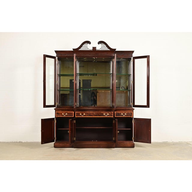 Late 20th Century Stickley Georgian Flame Mahogany Lighted Breakfront Bookcase Cabinet For Sale - Image 5 of 13