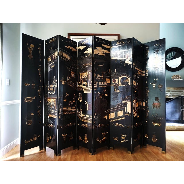 Grand Chinese Export Eight Panel Lacquered Coromandel For Sale - Image 15 of 17