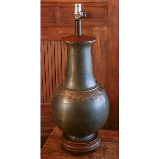 Mid-Century Modern Vintage 60s Mid-Century Chinoiserie Brass & Copper Urn Large Table Lamp, Beautiful Dark Patina For Sale - Image 3 of 18