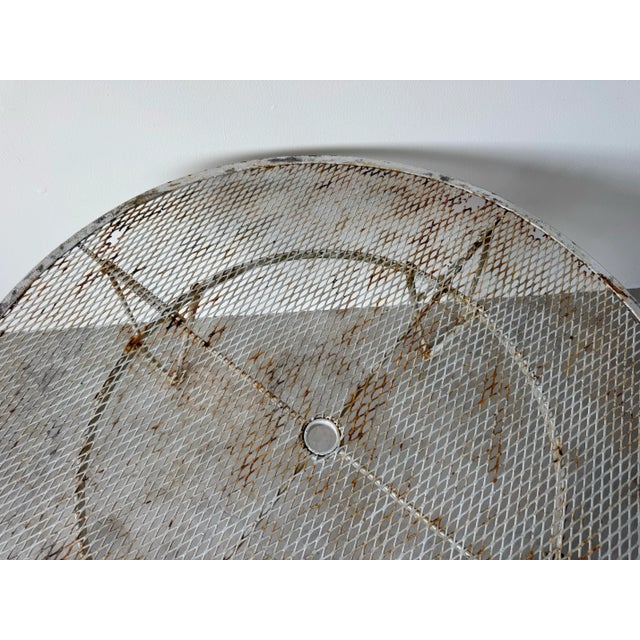 1960’s Mid-Century Modern Round Mesh Top Outdoor Dining Table by John Salterini, Attributed For Sale In Miami - Image 6 of 12