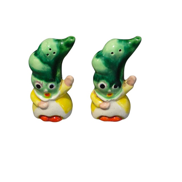 Vintage Whimsical Japan Anthropomorphic Sweet Pea Pod Salt & Pepper Shakers For Sale - Image 6 of 6