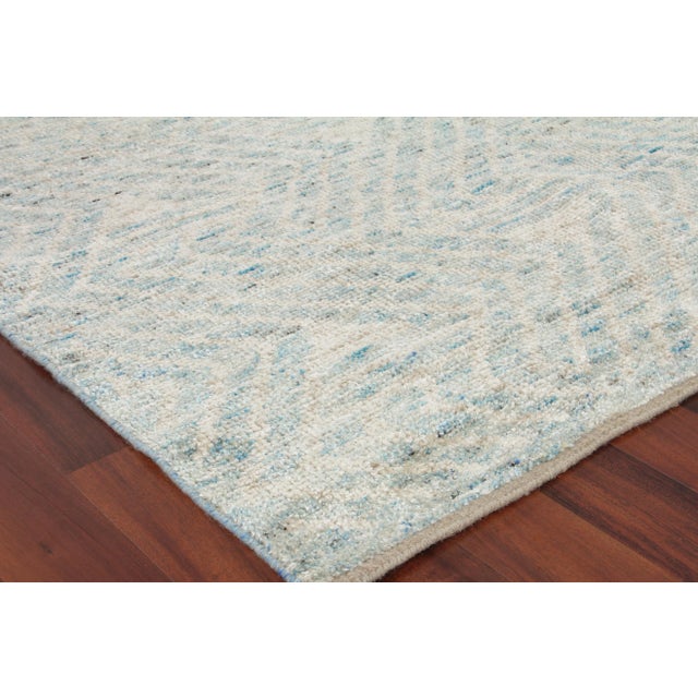 Transitional Exquisite Rugs Eaton Hand-Knotted New Zealand Wool & Bamboo Silk Ivory/Blue Rug-9'X12' For Sale - Image 3 of 8
