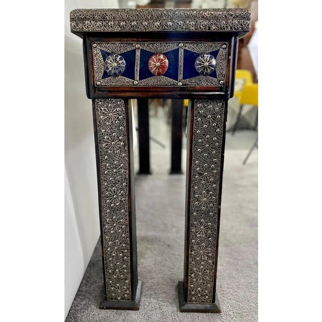 Hollywood Regency Style Blue & Silver Console With Filigree Design & One Drawer For Sale - Image 9 of 12