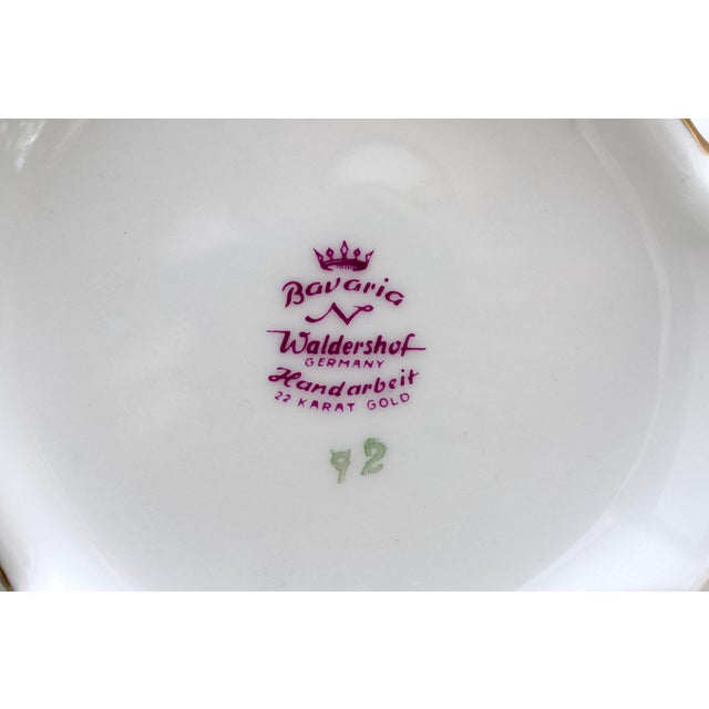 Waldershof Bavaria Germany,22k Gold Trim, Handarbeit Porcelain Floral Vase For Sale - Image 4 of 10