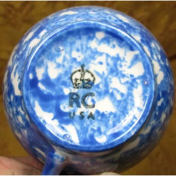 1980s Vintage Royal Copenhagen/Cumberland Usa Blue Spongeware 4 Cups & 4 Saucers- For Sale - Image 5 of 6