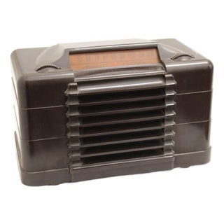 Frogeye Model 427 Radio, 1940s For Sale