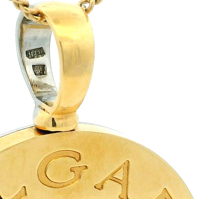 1990s Bulgari Reversible Onyx and Mother-of-Pearl 18k Gold Pendant For Sale - Image 10 of 10