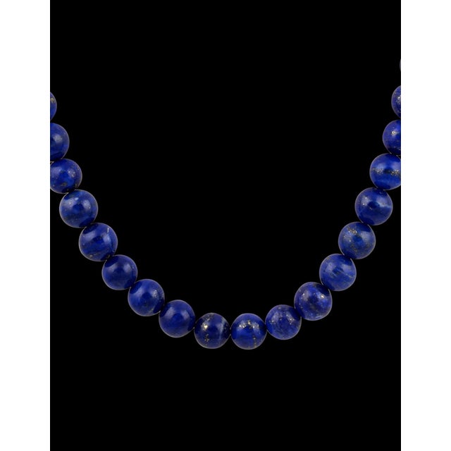 The School of Paris Vintage Lapis Lazuli Single Strand Necklace with 14 Karat Yellow Gold Lobster For Sale - Image 3 of 18