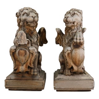 19th Century Neo-Renaissance French Heraldic Lion Sculptures, 1870s, Set of 2 For Sale