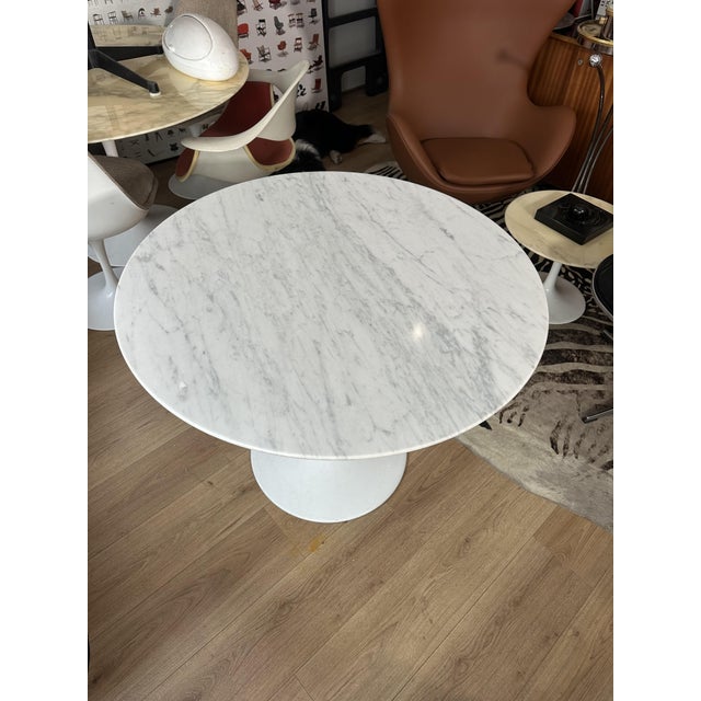 Tulip Table in Carrara Marble by Eero Saarinen for Knoll Inc. / Knoll Internationa, 1980s For Sale - Image 9 of 12