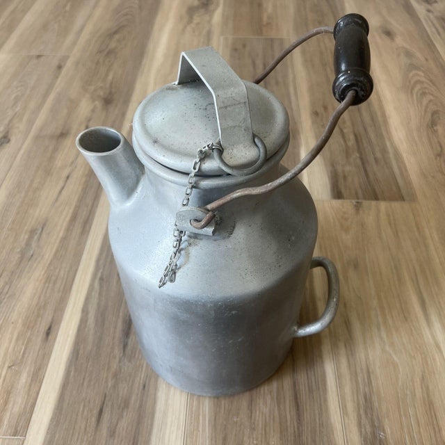 1930 Vintage Farmhouse Tacuco Wear-Ever Aluminum Milk Dairy Can Pitcher No 578-G For Sale - Image 4 of 9